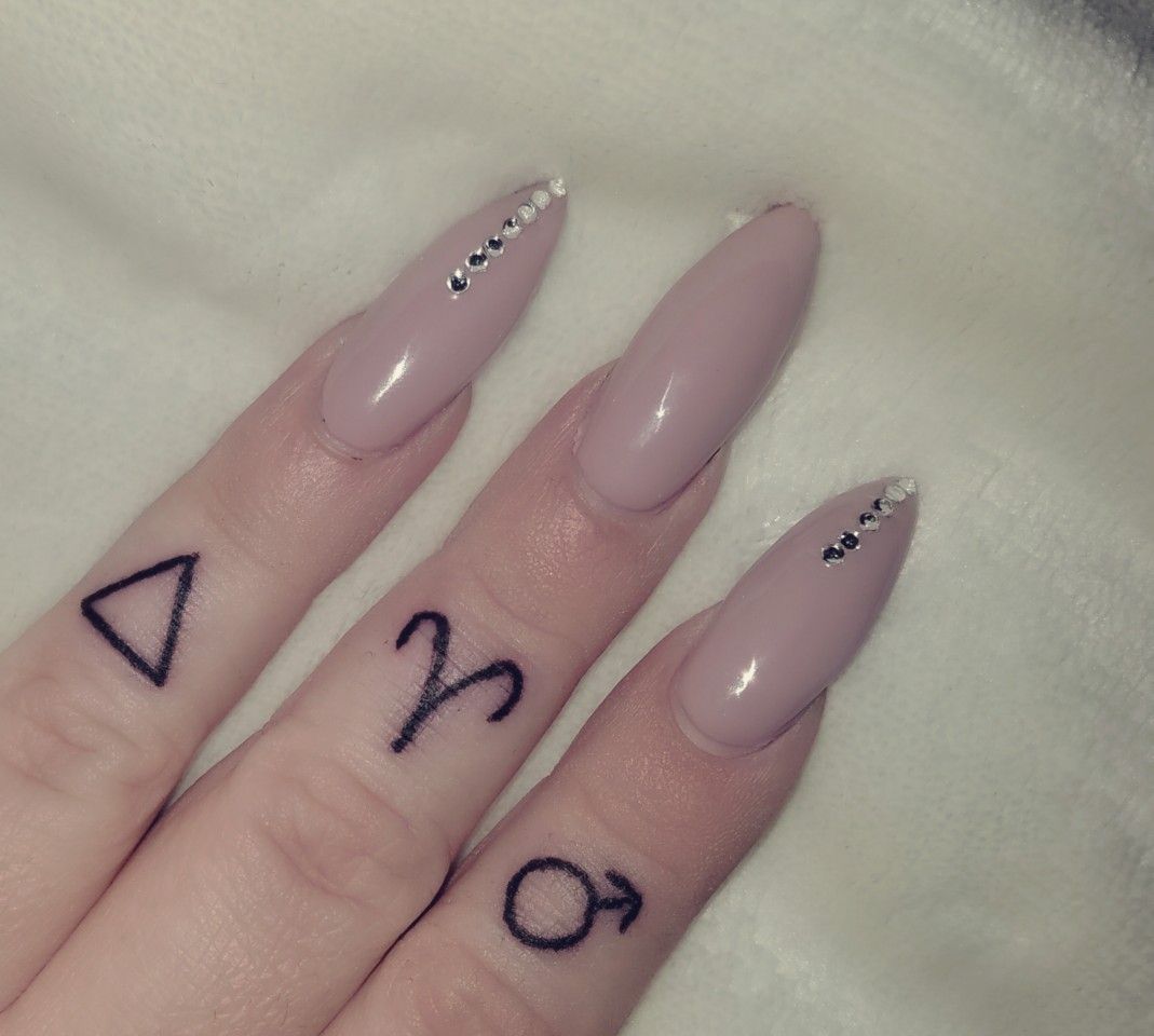 Small Hand Tats For Aries Ladies 2