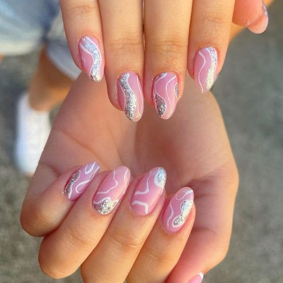 Glittery Swirl Nails 3