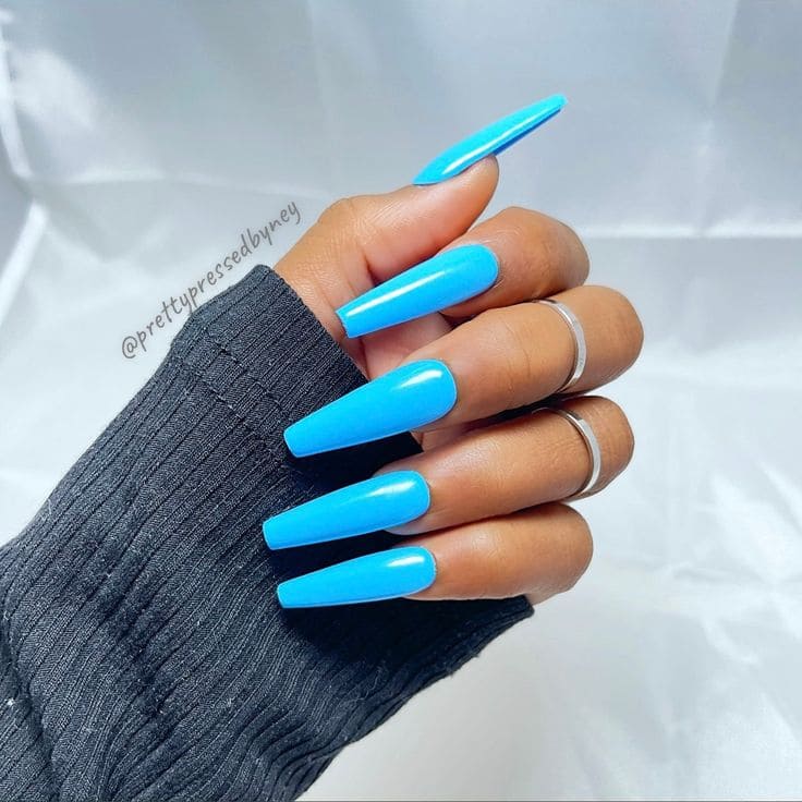 Plain Blue Nails 4