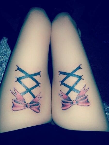 Upper Thigh Bow Inks 3