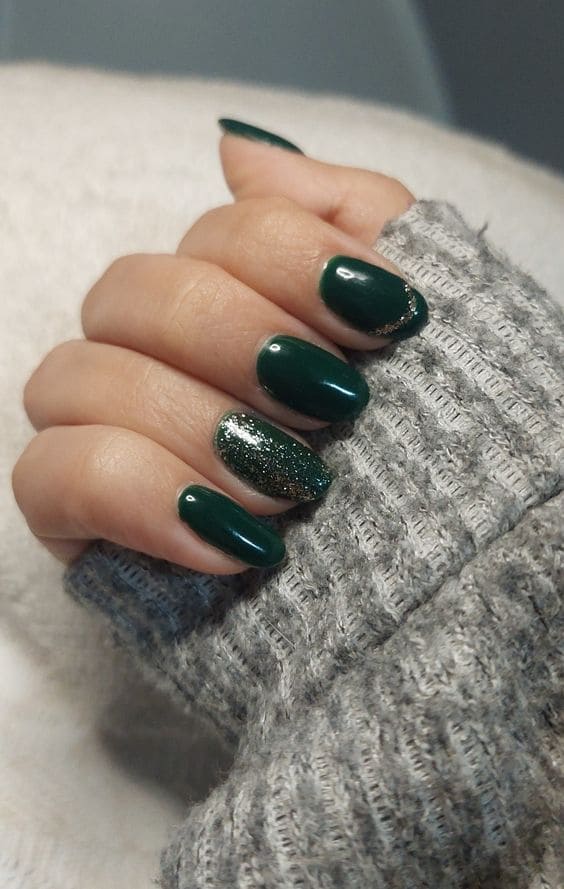 Calm Forest Green Nails 2