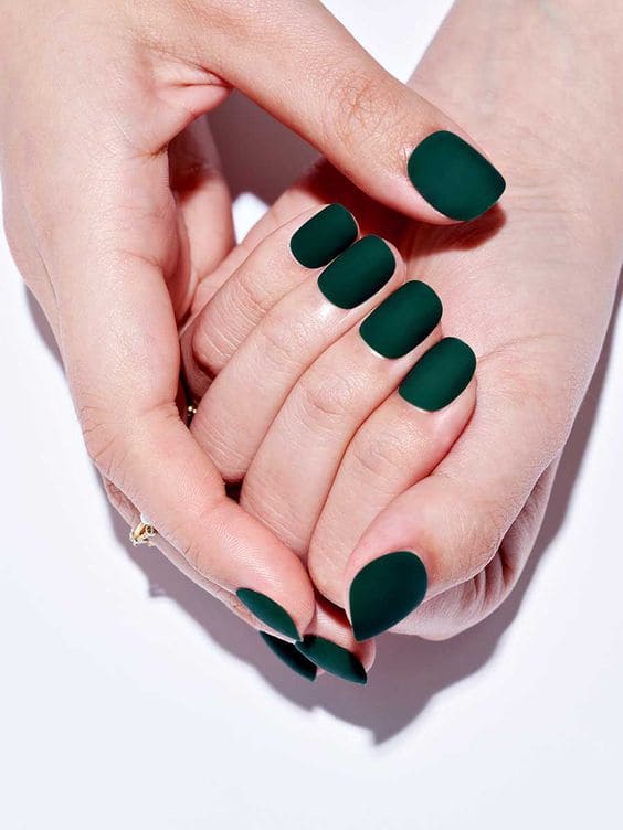 Calm Forest Green Nails 3