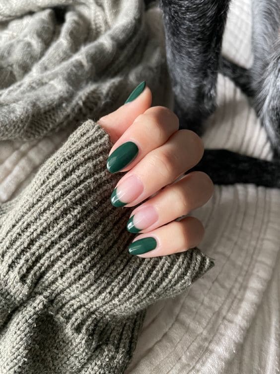 Calm Forest Green Nails 5