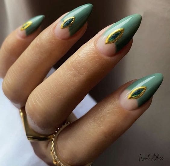Classy Green Manicures 4