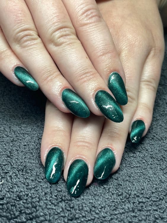Emerald Cat Eye Nails 2