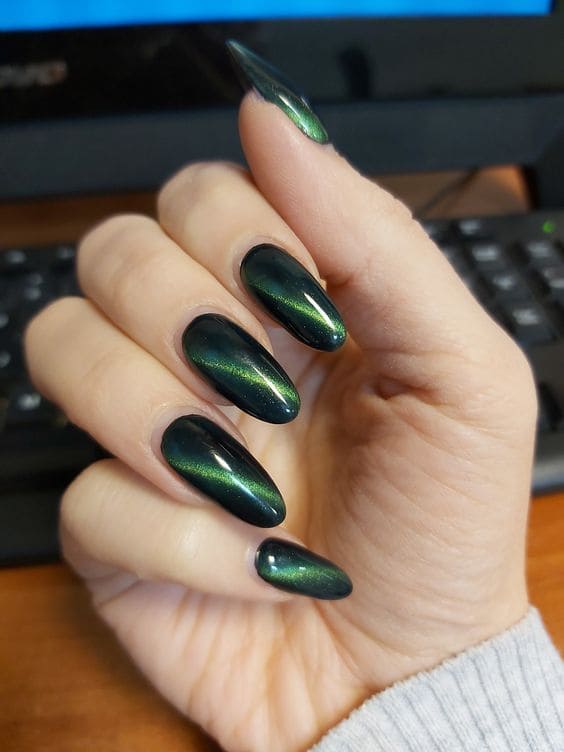 Emerald Cat Eye Nails 3