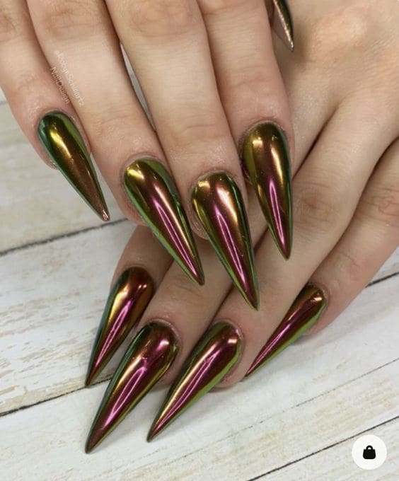 Gradient Chrome Stiletto Manicure 1