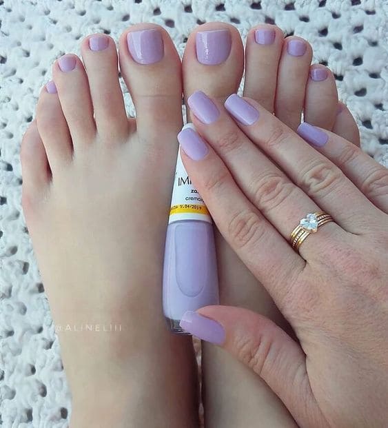 Matching Manicure And Pedicure 2