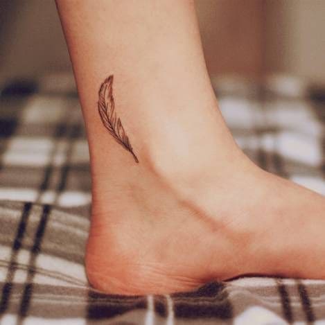 Minimal Feather Tattoo Designs 4