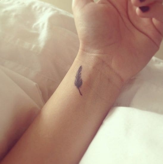 Minimal Feather Tattoo Designs 5