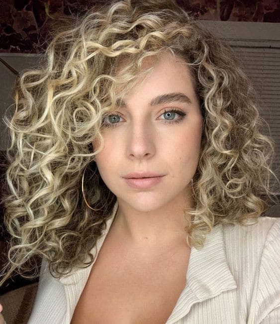 Shoulder Length Curls 1