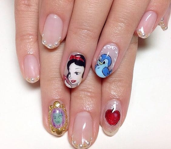 Snow White Mani 4