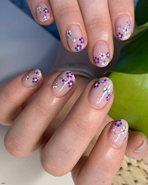 Tiny Flower Manicure 5