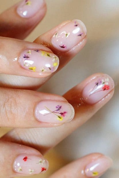 Tiny Flower Manicure 6