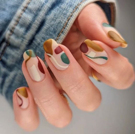 Abstract Matte Manicure 5