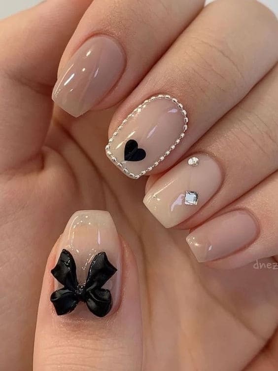 Delicate Bow Nail Designs 4