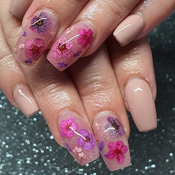 Dried Flower Nail Art 1