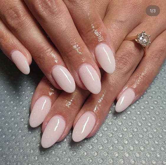 Elegant Milky Nails 3