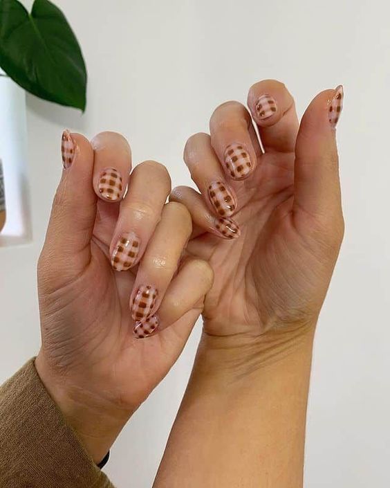 Gingham Short Fall Nail Ideas 1