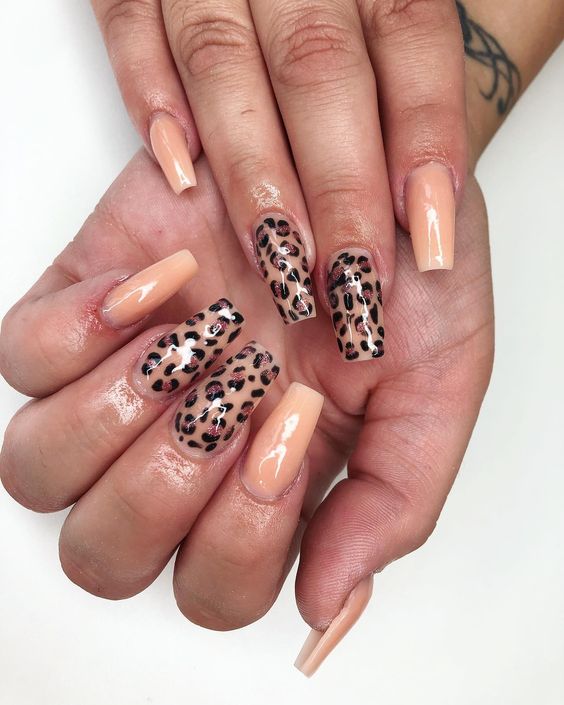 Glitter Leopard Print Nails 5