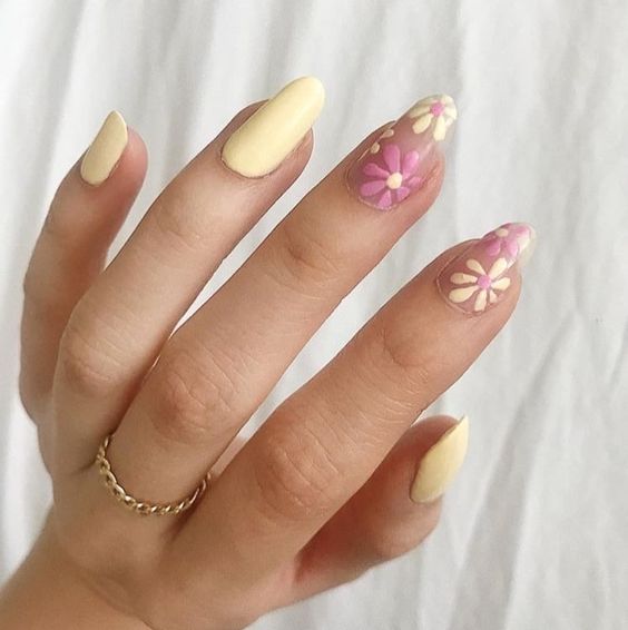 Lovely Mini Floral Pastel Nails 6