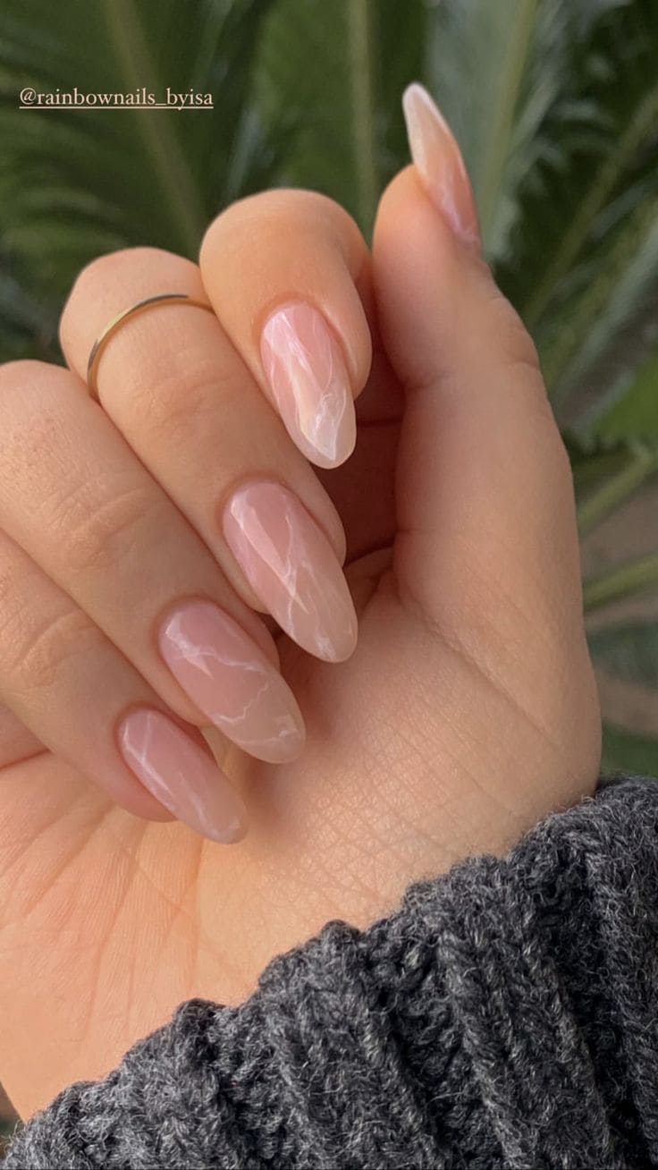 Nude Marble Bridesmaid Nail Ideas 7