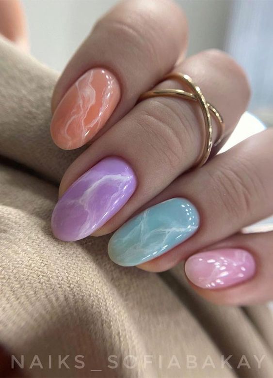 Pastel Marble Nails 4