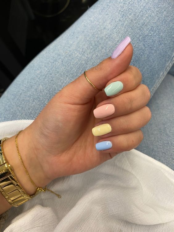 Plain Pastel Nail Ideas 1