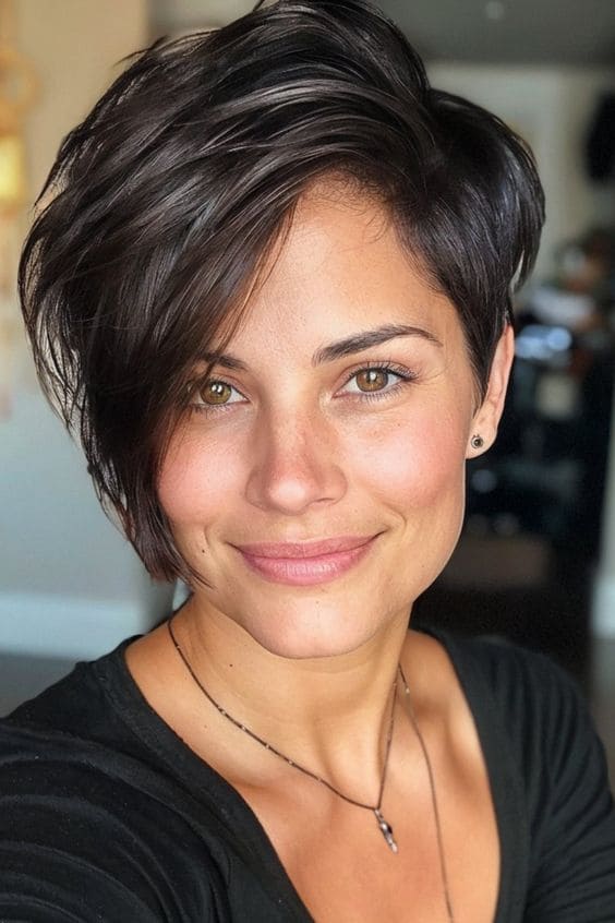 Short Asymmetrical Haircut 4