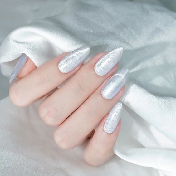 White Cat Eye Nails 3