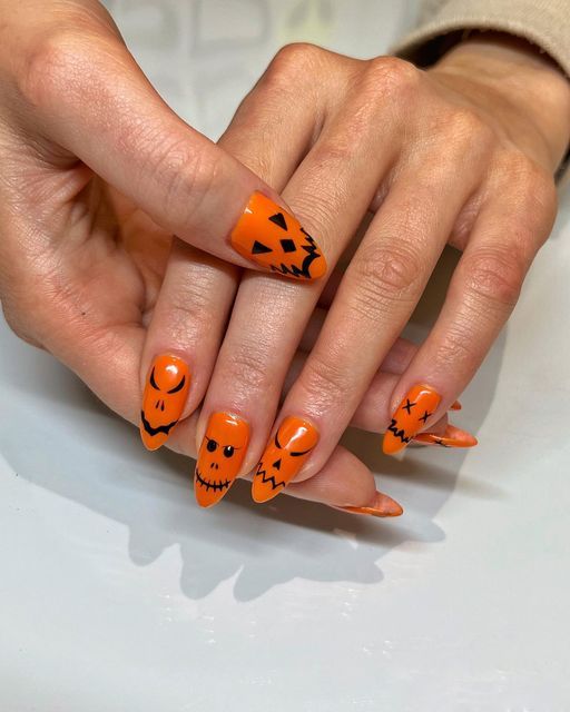 Halloween Lantern Nails 5