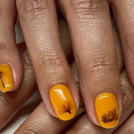 Marigold Theme Nails 5