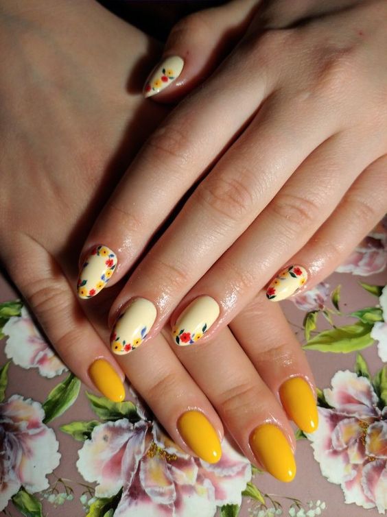 Marigold Theme Nails 6