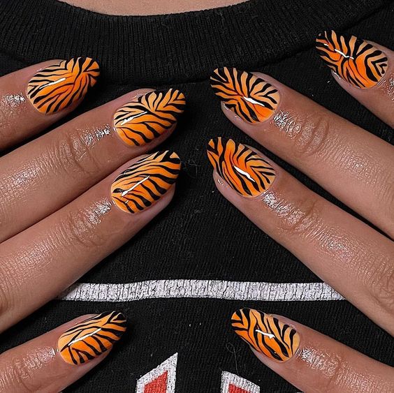 Tiger Nail Art 3