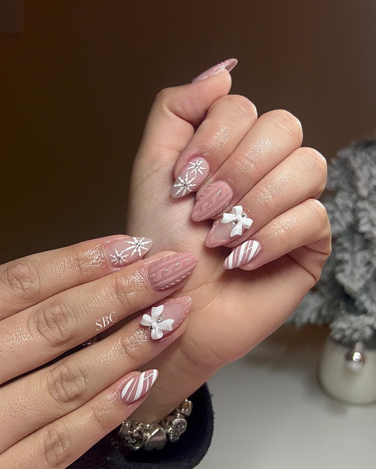Blush Bow Sweater Nails