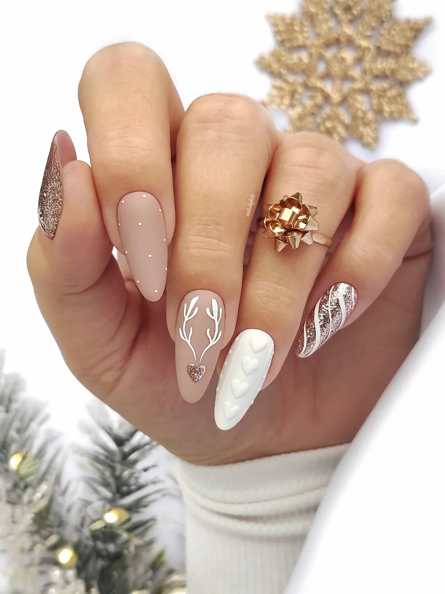 Blush Reindeer Sweater Nails