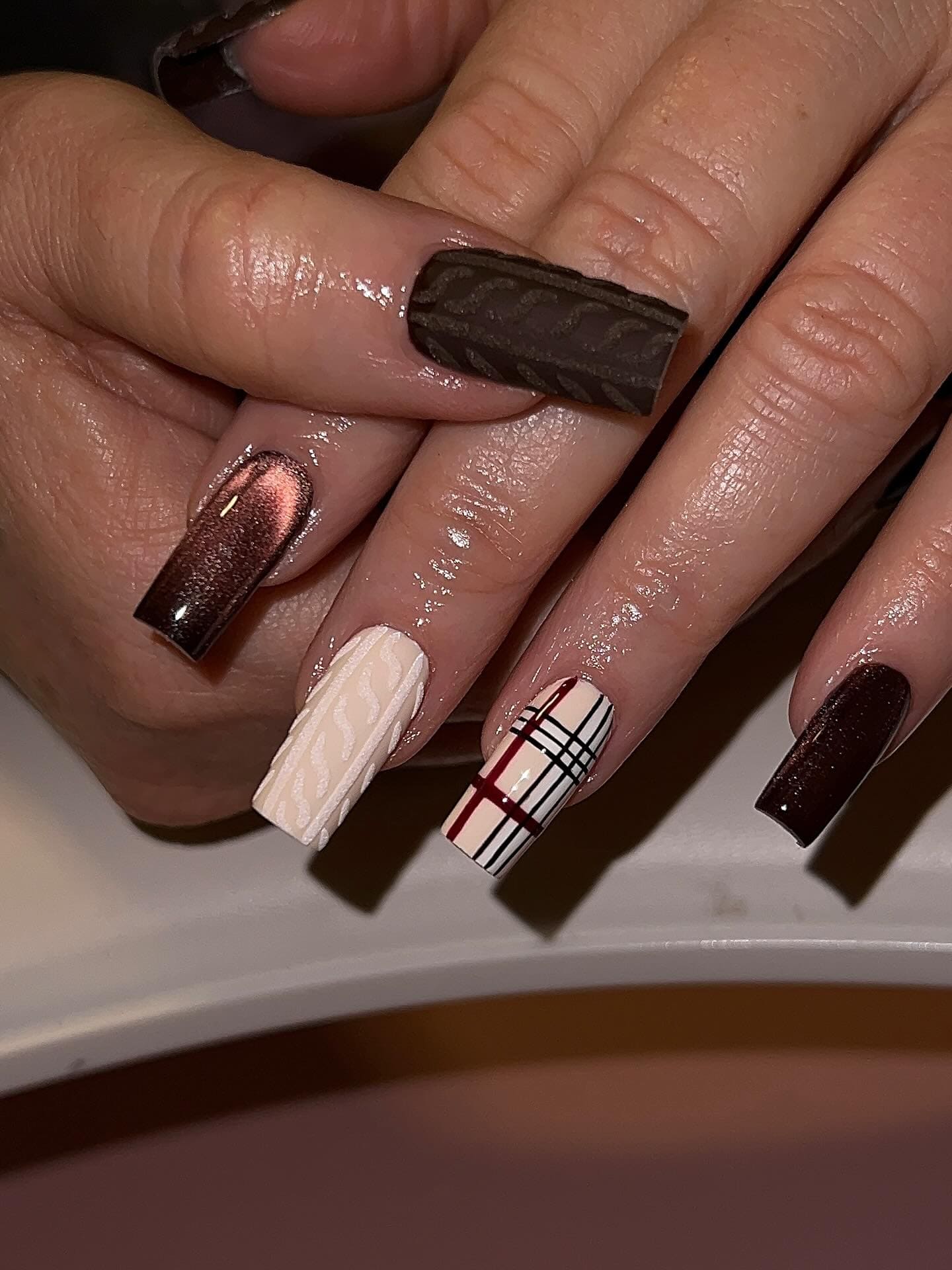 Chocolate Plaid Sweater Nails