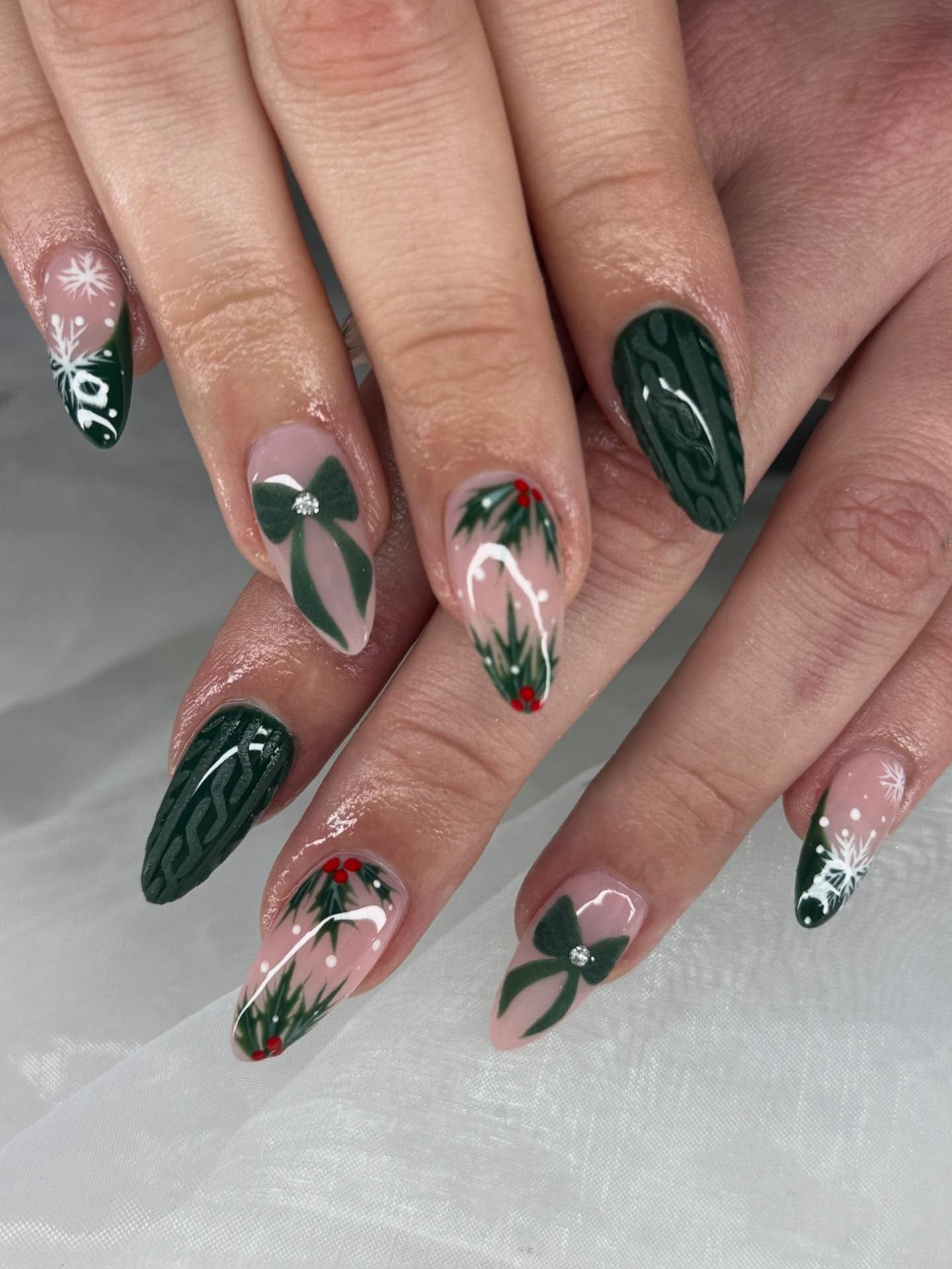 Evergreen Bow Sweater Nails