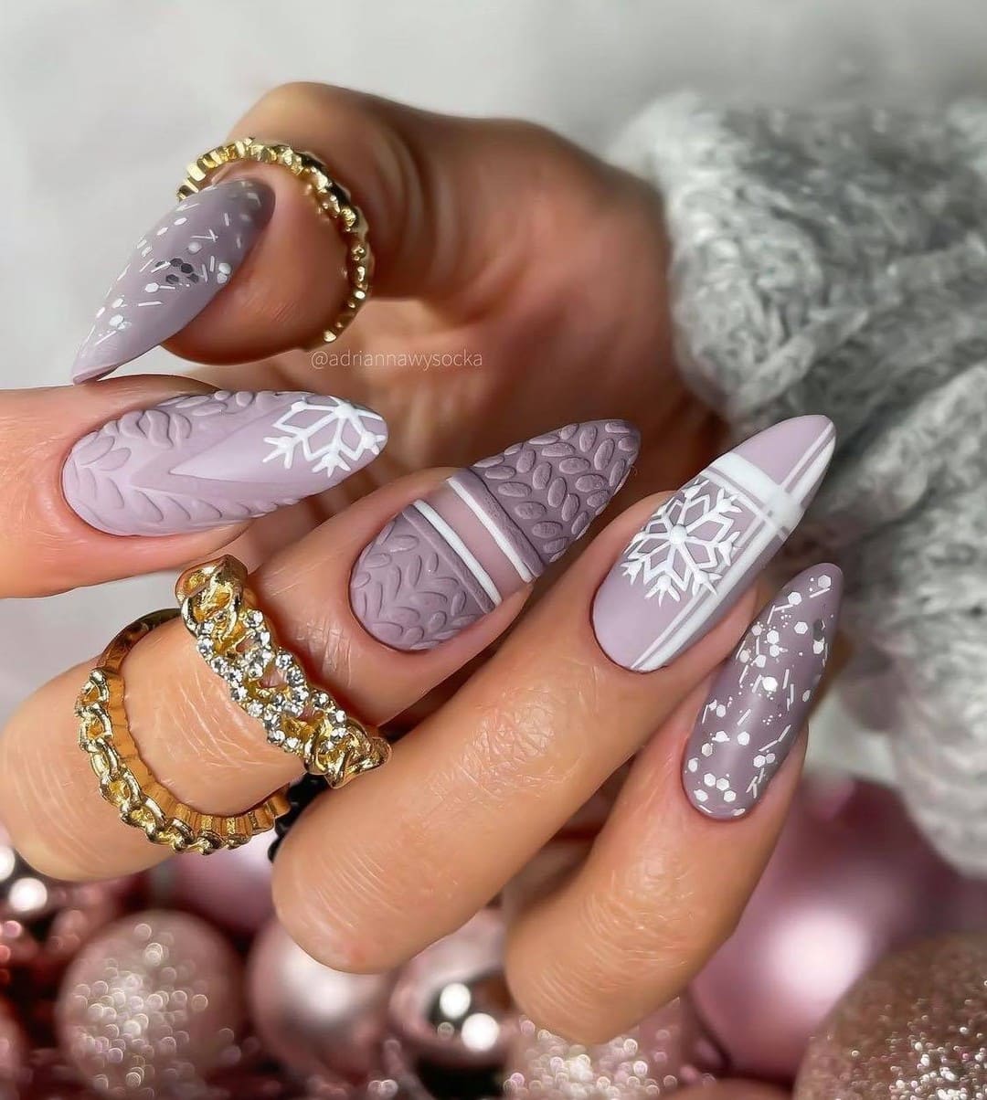 Frosted Lavender Sweater Nails