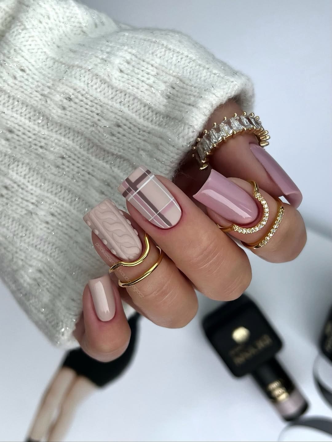 Mauve Plaid Sweater Nails